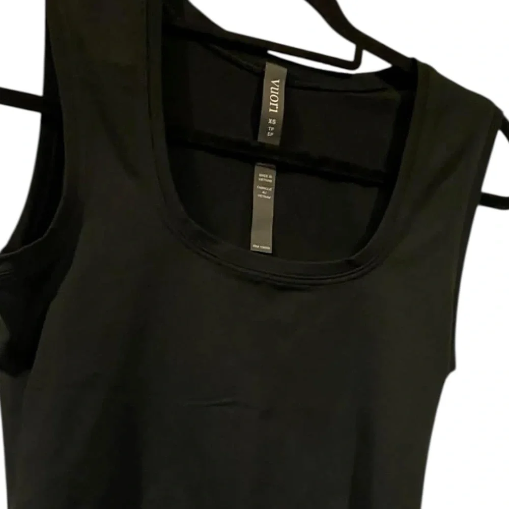 NWT Vuori halo essential scoop tank BLACK Size XS_3